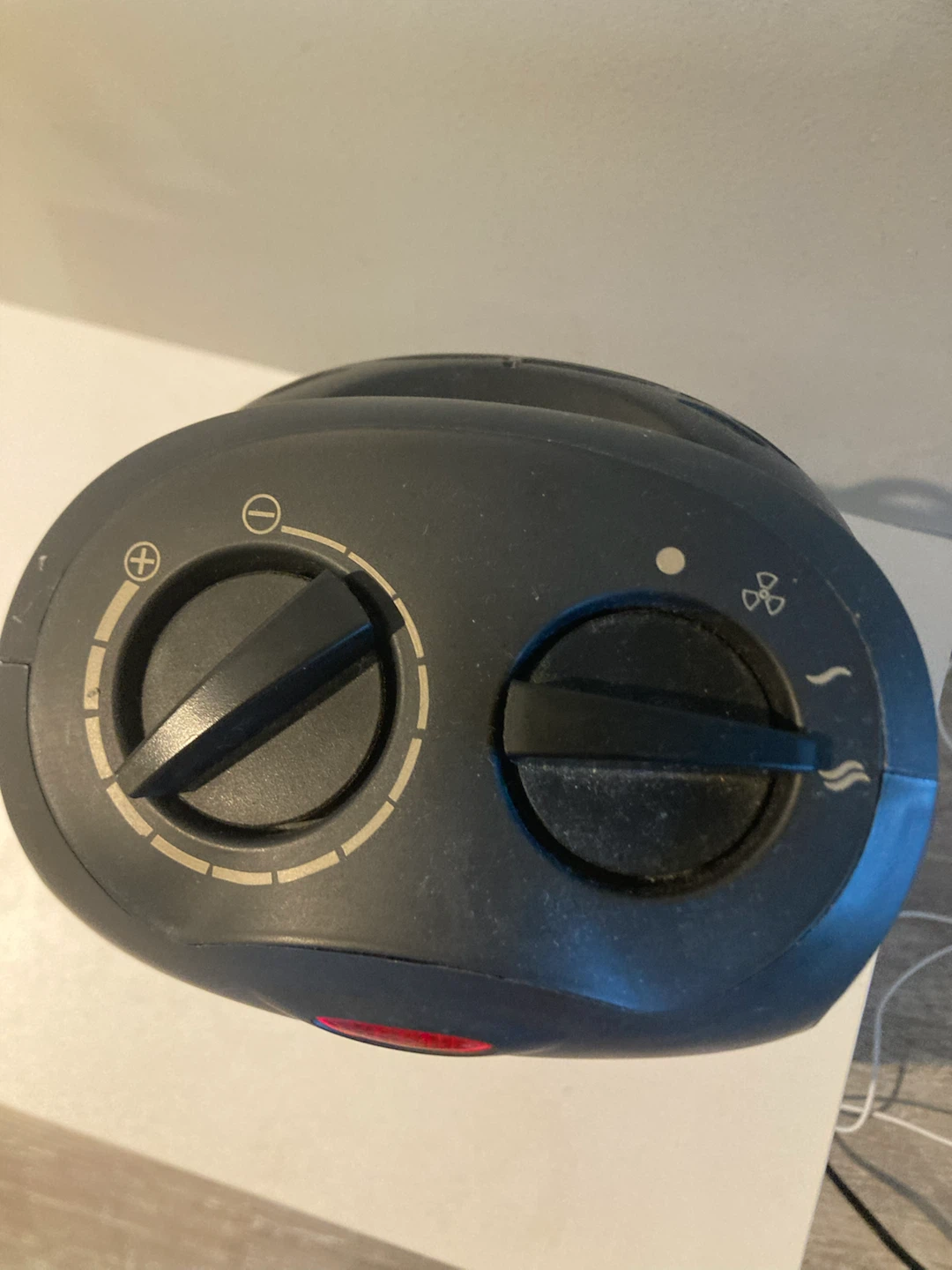 MOVING SALE : Amazon Basics Portable Heater - photo 2