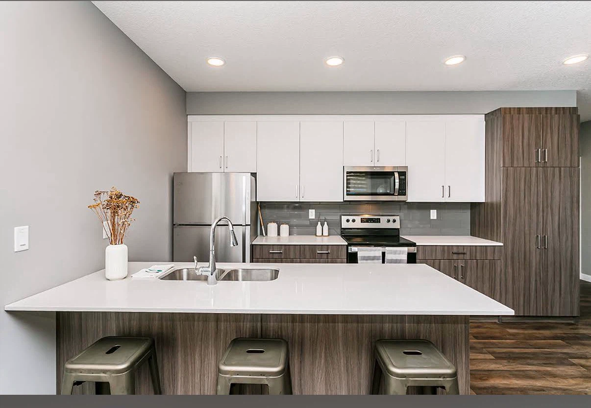 Lease takeover 2 bed 2 bath + patio corner unit ground floor - photo 2