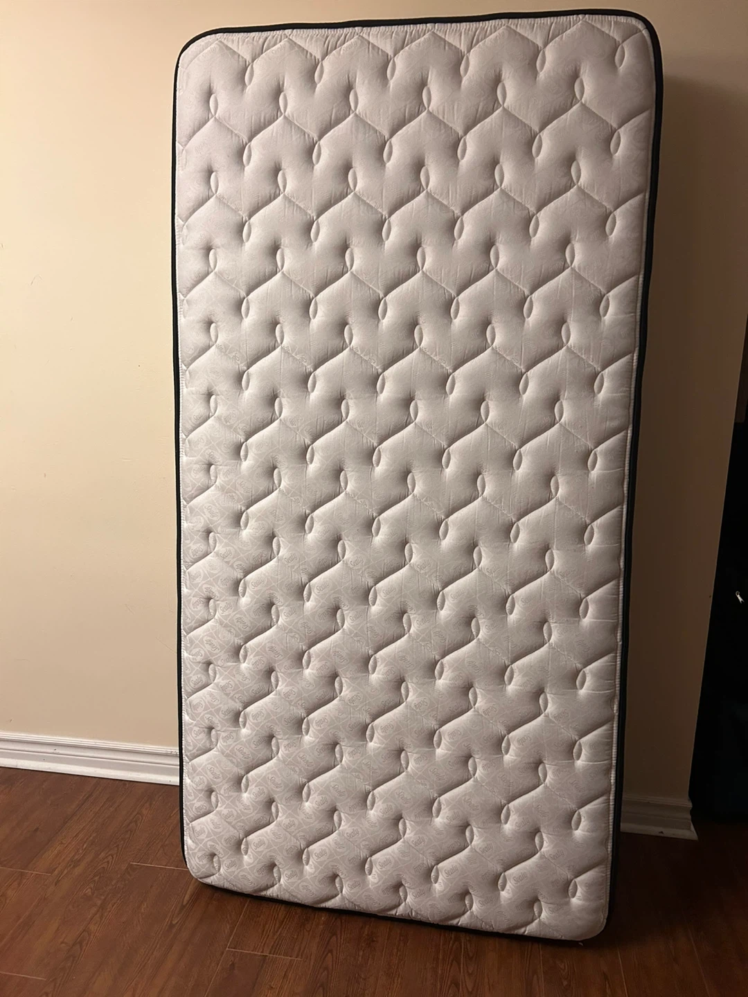 Twin size mattress . White, clean , non smoking home . - photo 4