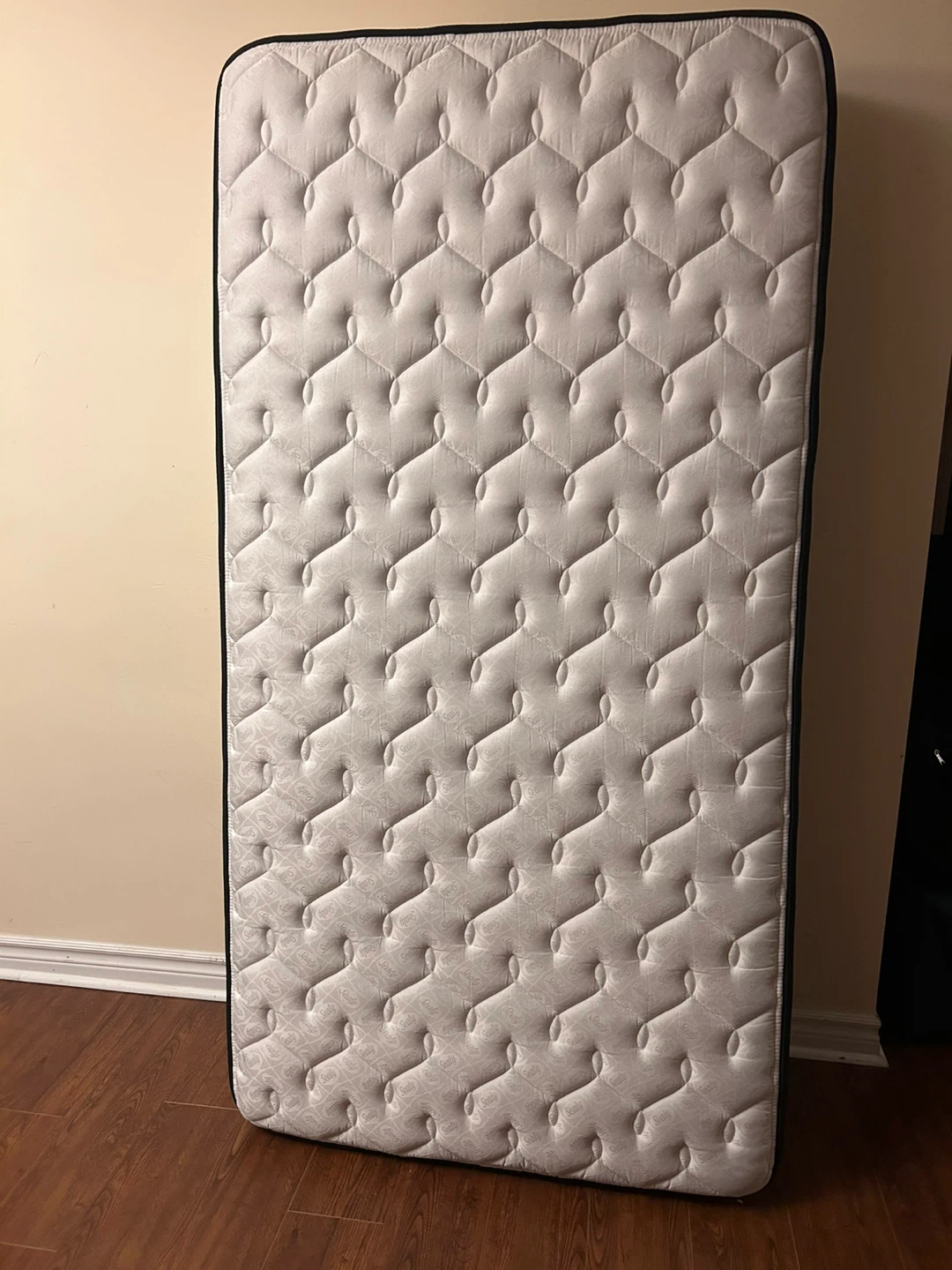 Twin size mattress . White, clean , non smoking home . - photo 5