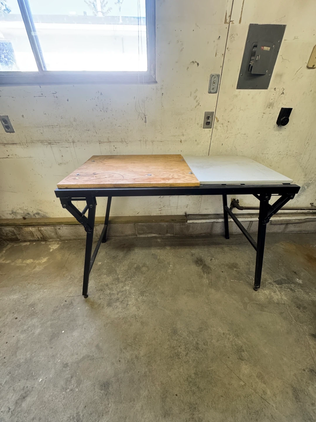 Heavy-Duty Folding Workbench / Worktable