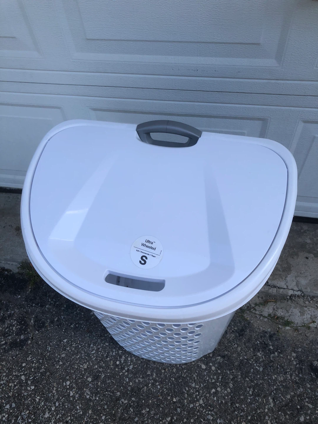 Ultra Wheeled Laundry Basket - photo 2