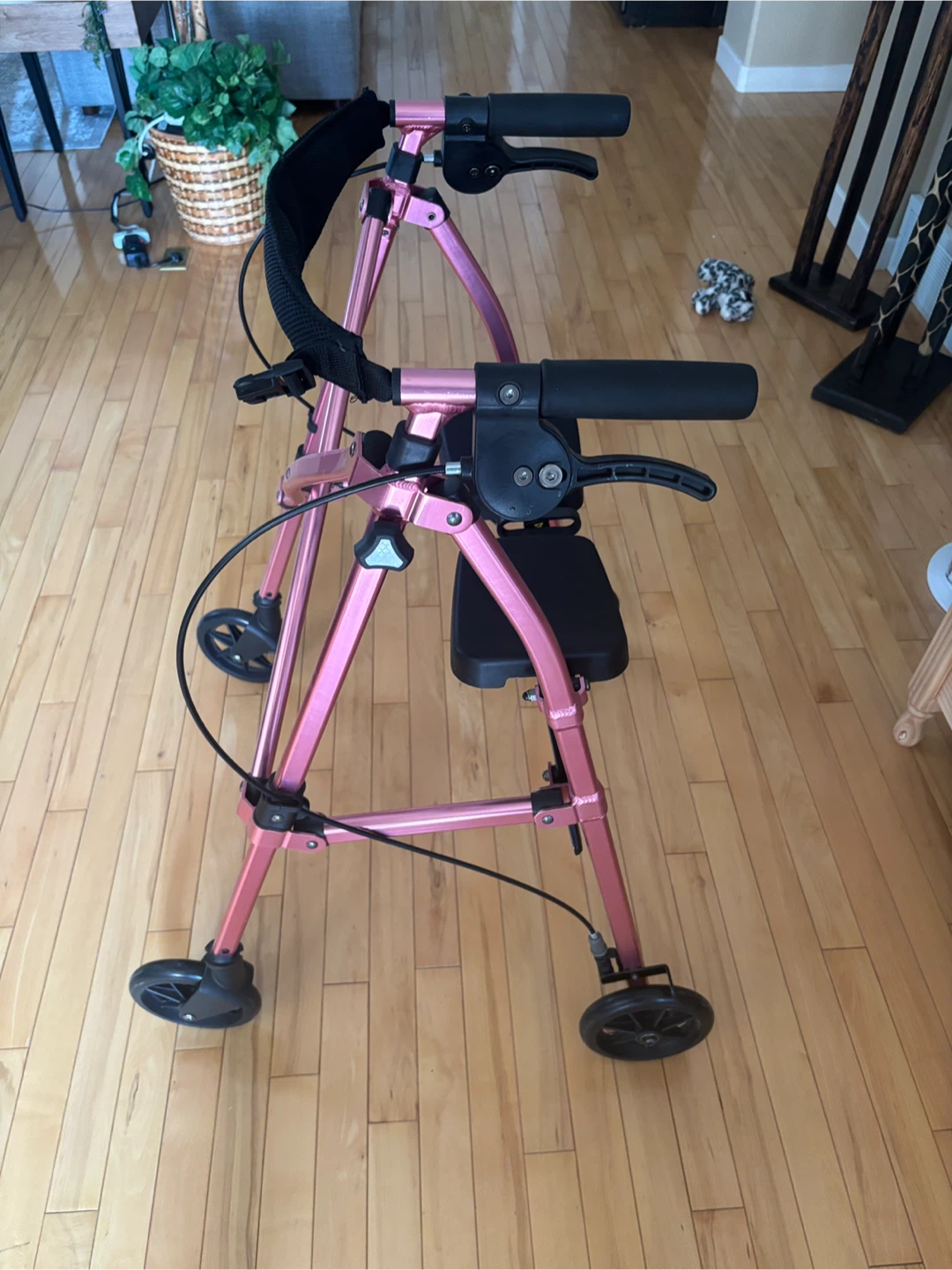 NEW compact walker with seat - photo 3