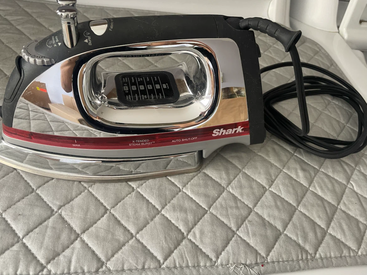 Shark Steam Iron - photo 3