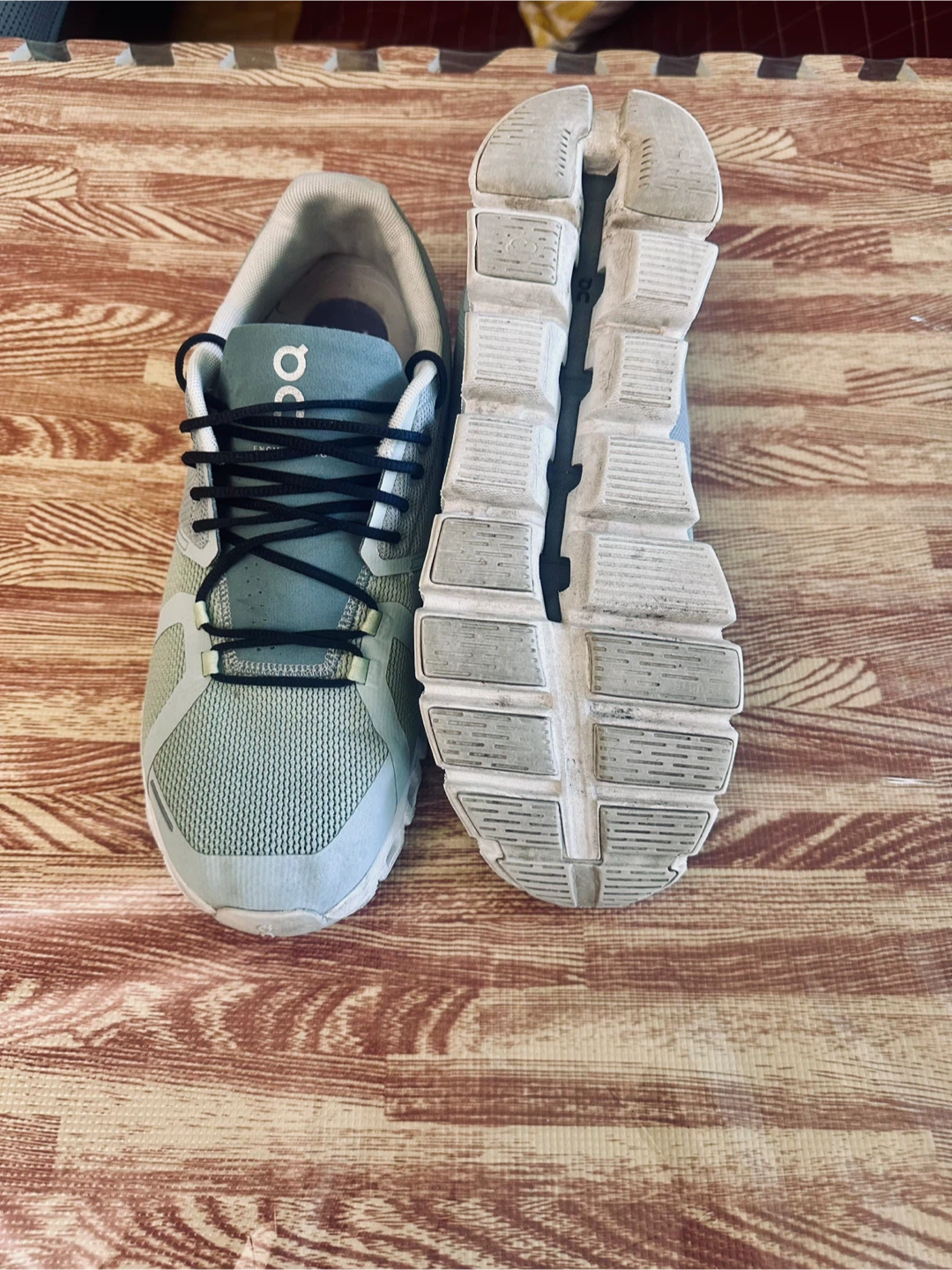 On Cloud Running Shoes - photo 4