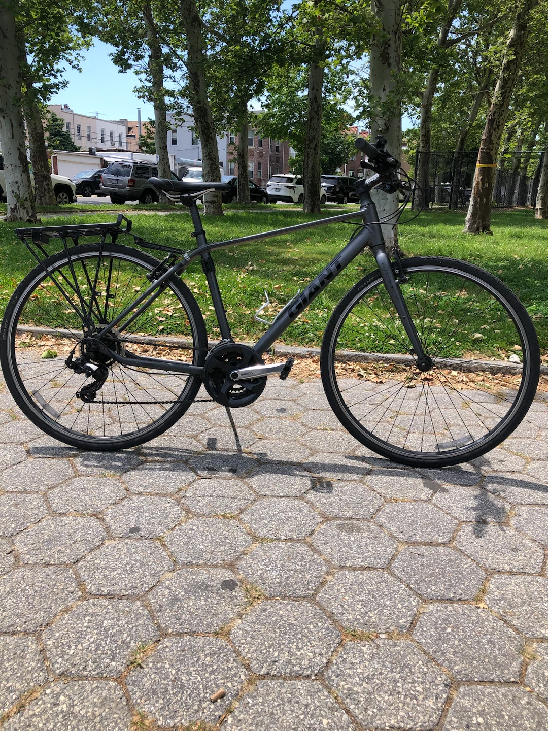 Grey Hybrid GIANT bike
