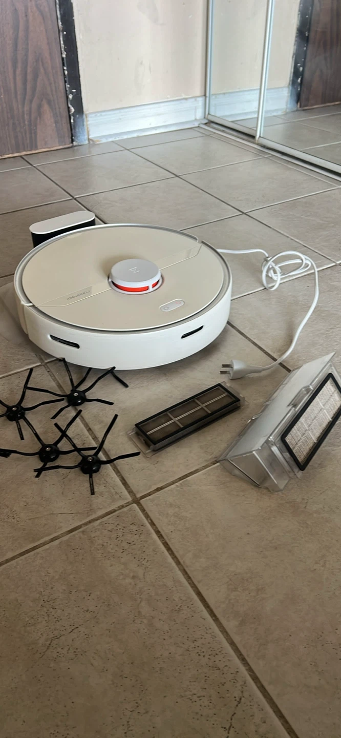 Roborock S6 Pure robot vacuum + mop w/ charger & extra parts