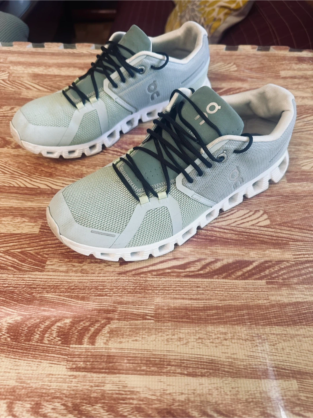 ON Cloud Running Shoes - Size 9 - photo 2