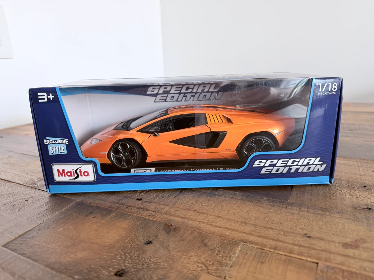 Maisto Special Edition 1/18 Die-Cast Cars