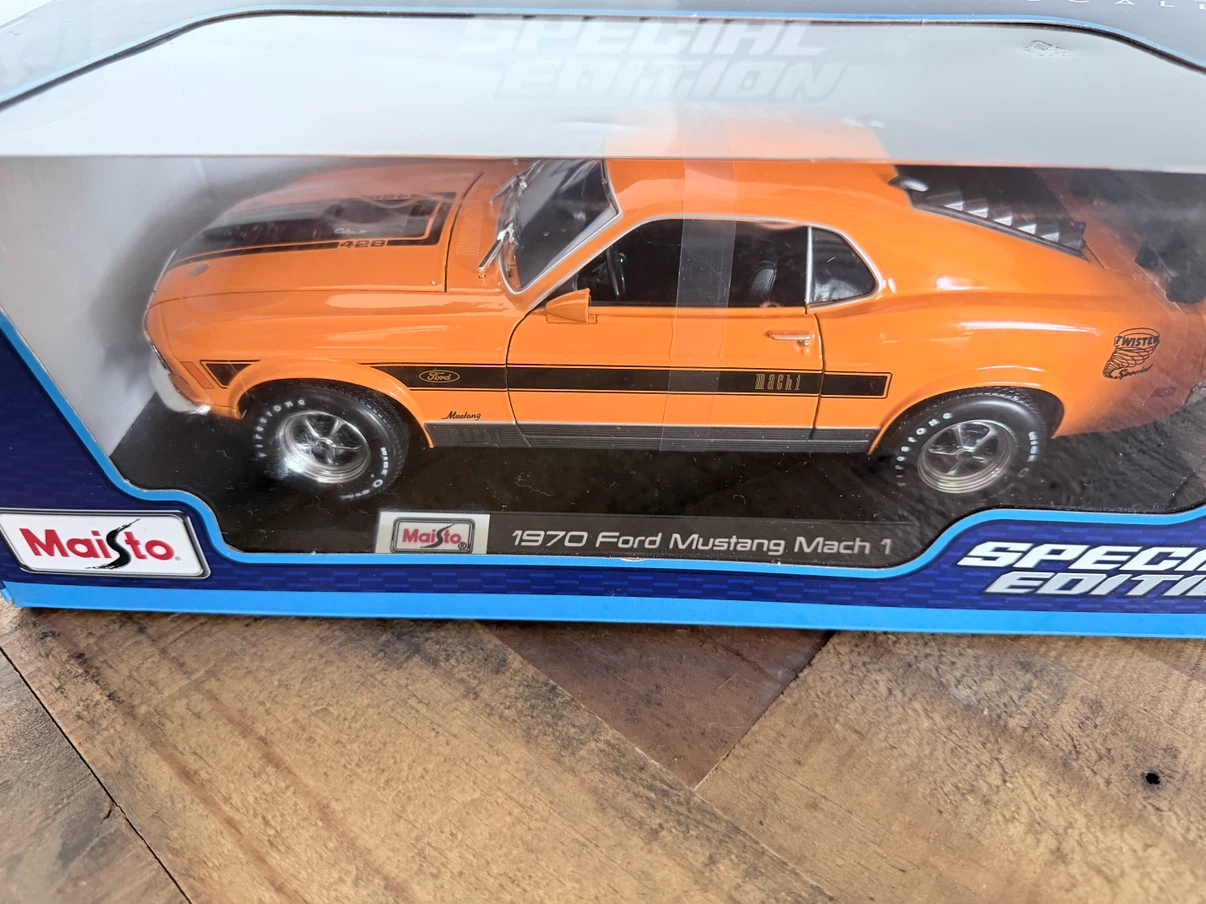 Maisto Special Edition 1/18 Die-Cast Cars - photo 5