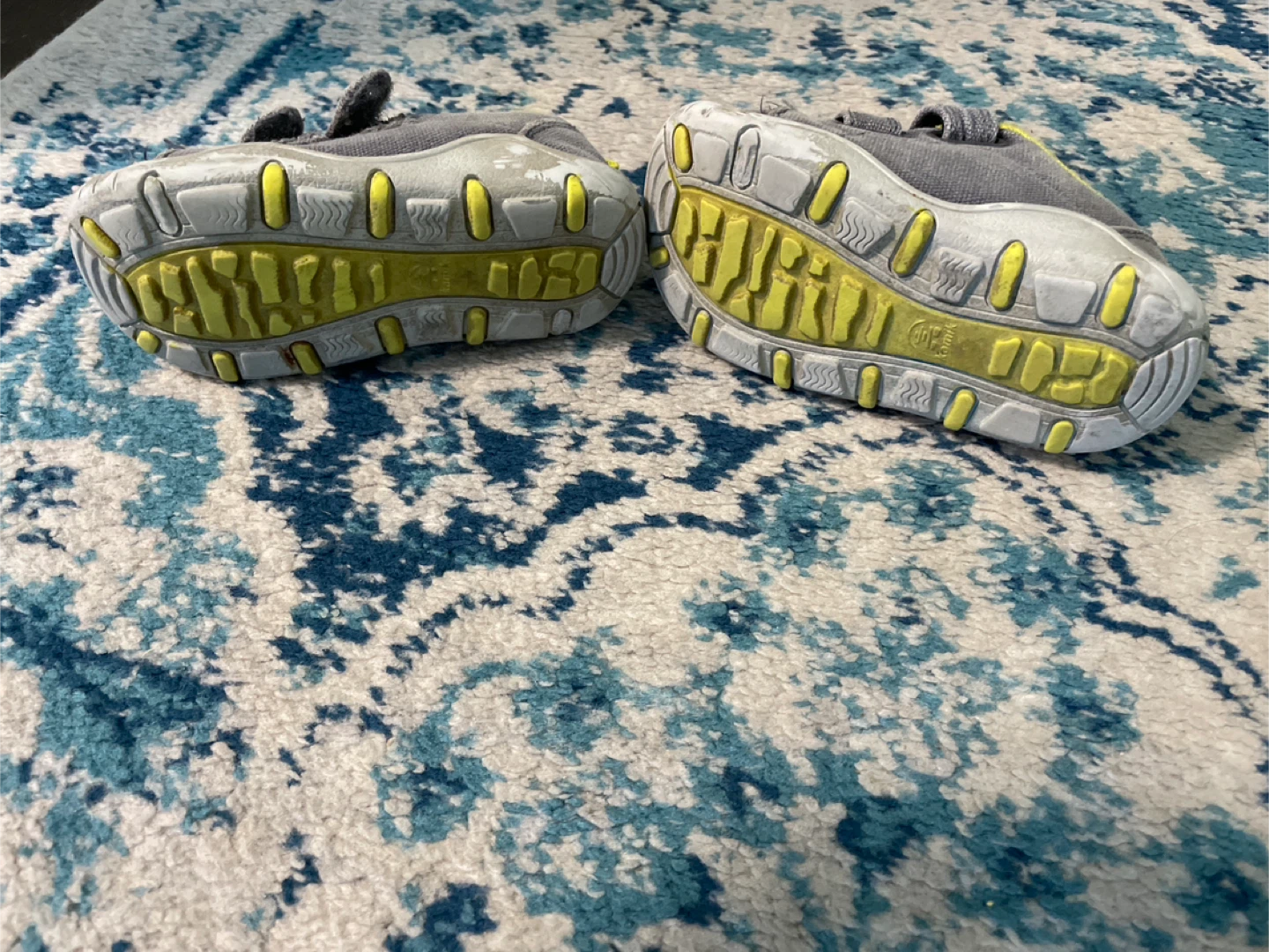 Kamik Grey & Yellow Toddler Shoes - Size C8 - photo 2