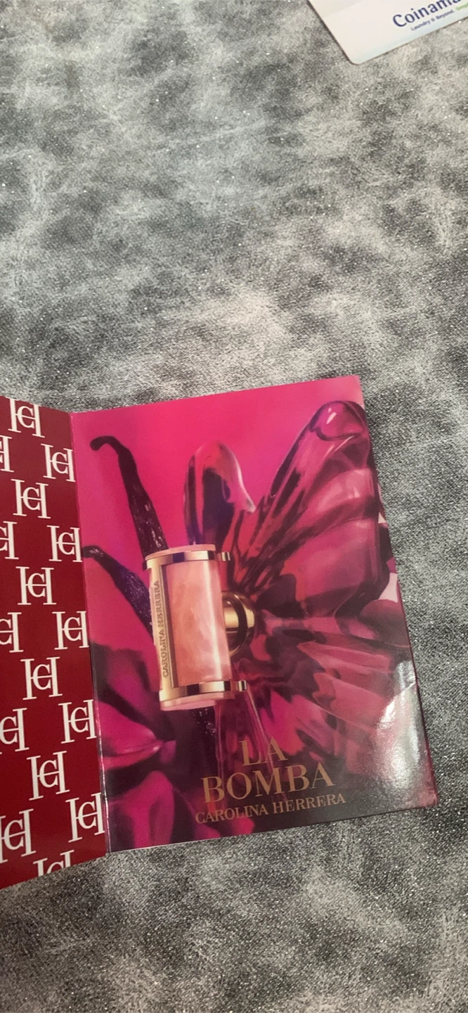 Carolina Herrera La Bomba Eau de Parfum 2.7 FL OZ (2 boxes) - photo 2