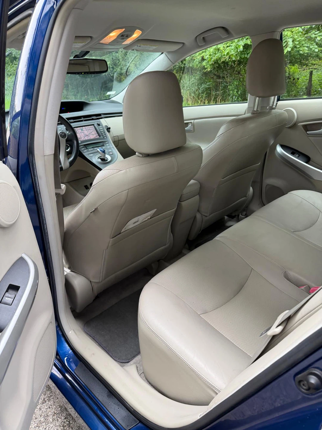 Blue Toyota Prius Hybrid - photo 2