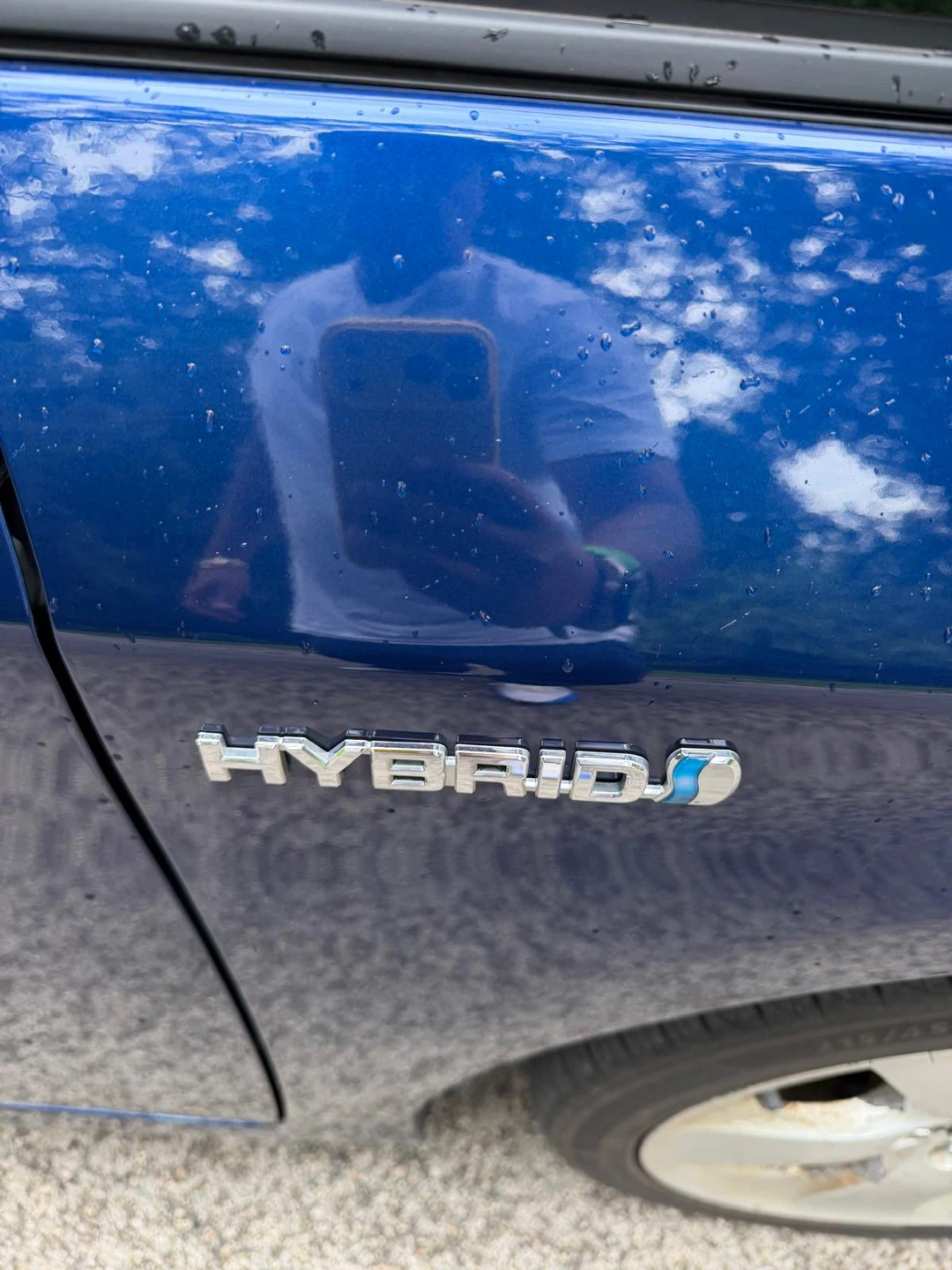 Blue Toyota Prius Hybrid - photo 4
