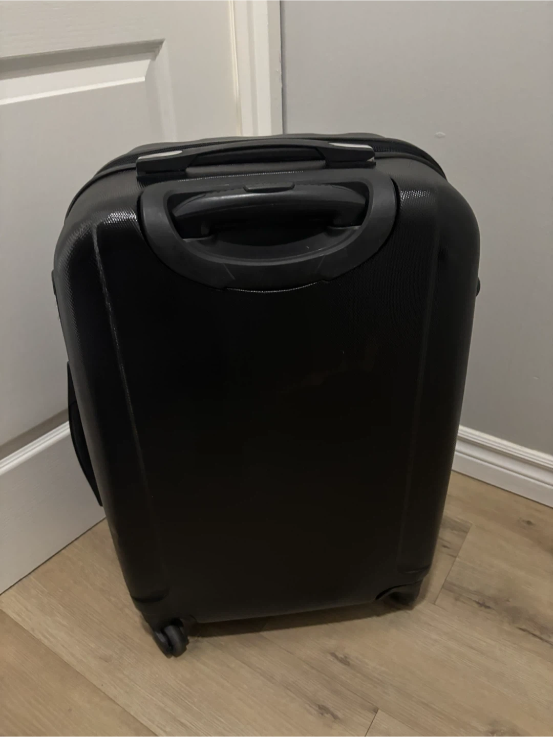Black Hardside Spinner Suitcase - photo 4