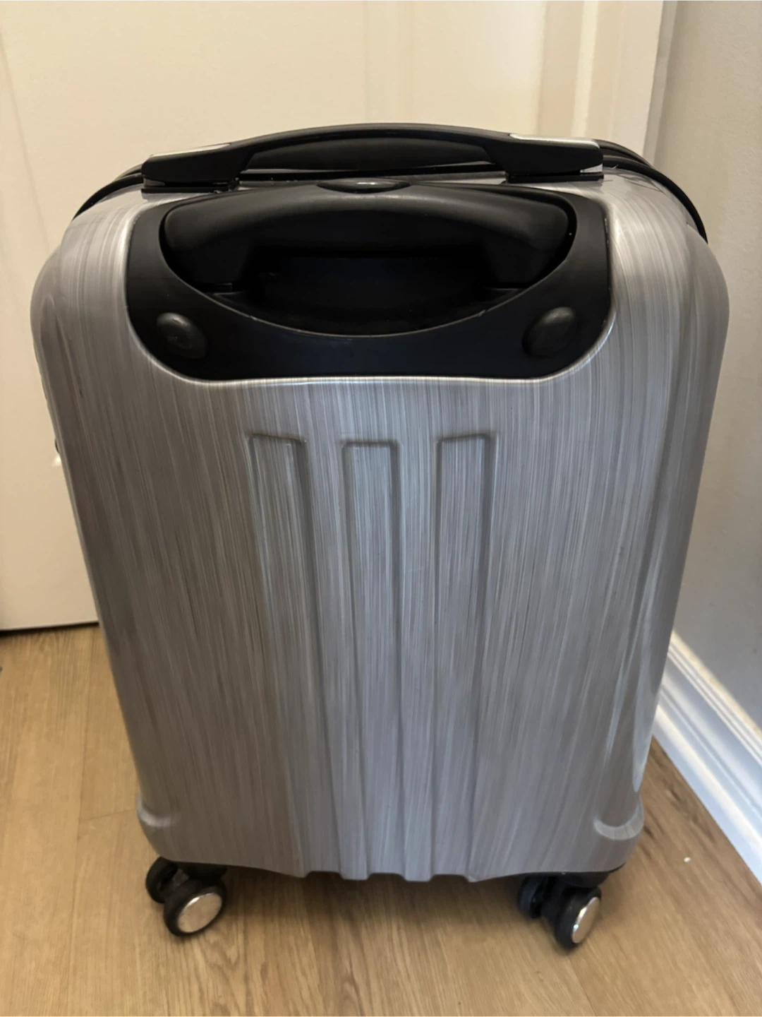 Diplomat Silver Hardside Spinner Carry-On Suitcase - photo 4