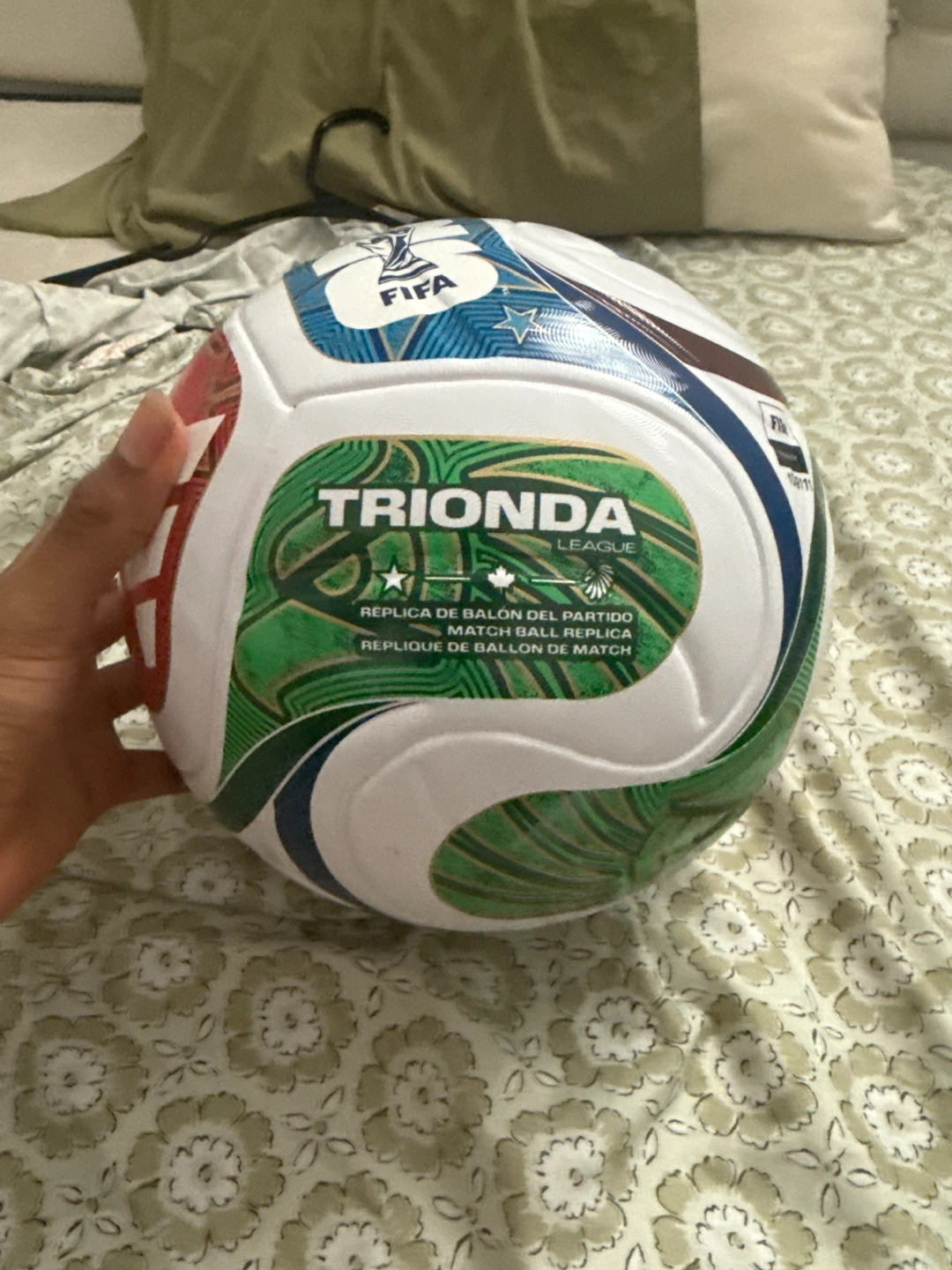 FIFA TRIONDA standard versión Ball Replica Soccer Ball