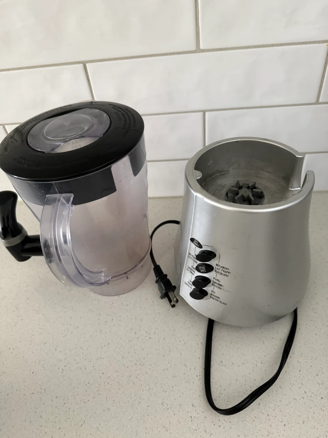 Moving out sale - Hamilton Beach Blender with Dispenser