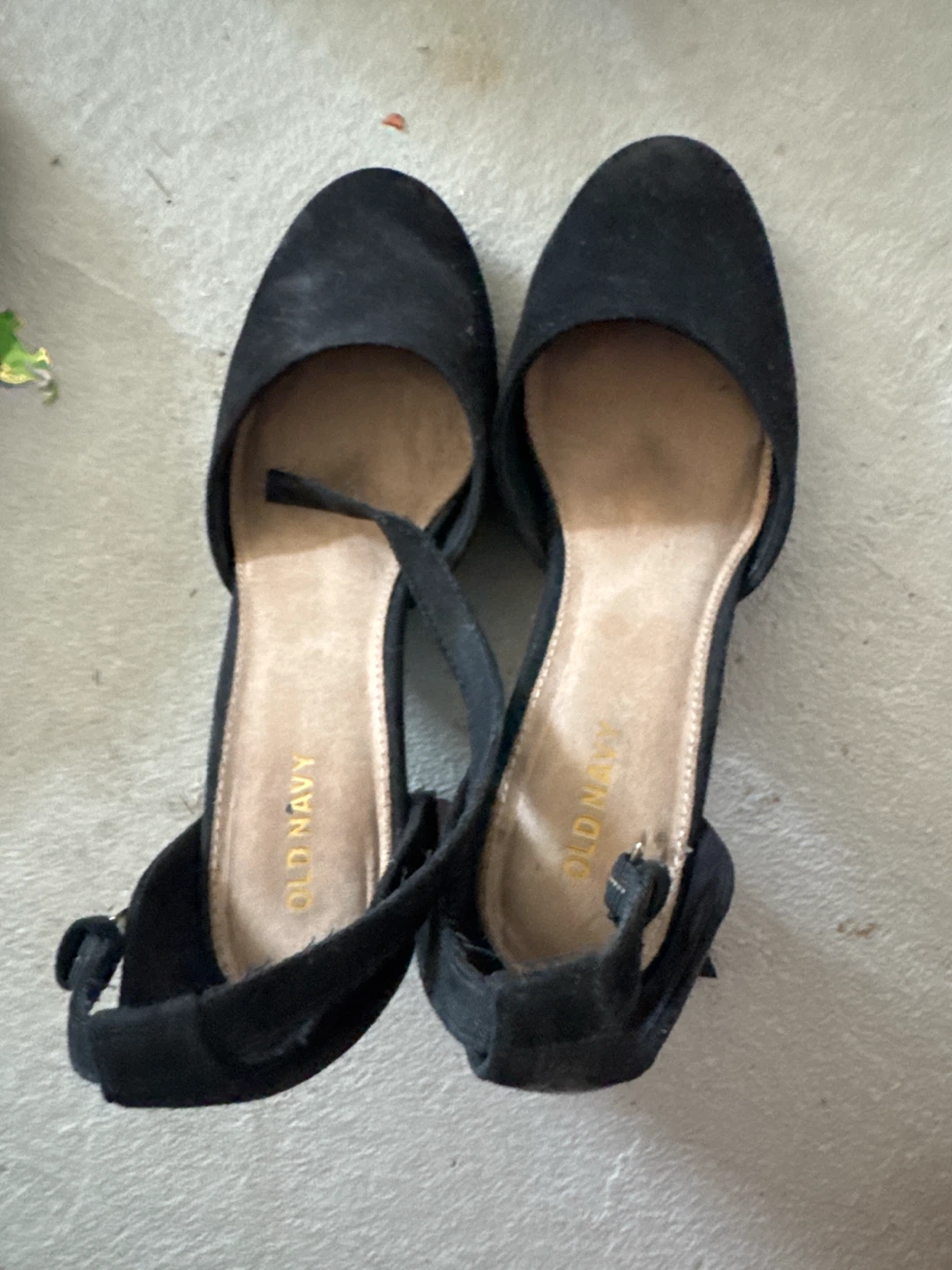 Old Navy Black Suede Block Heel Pumps