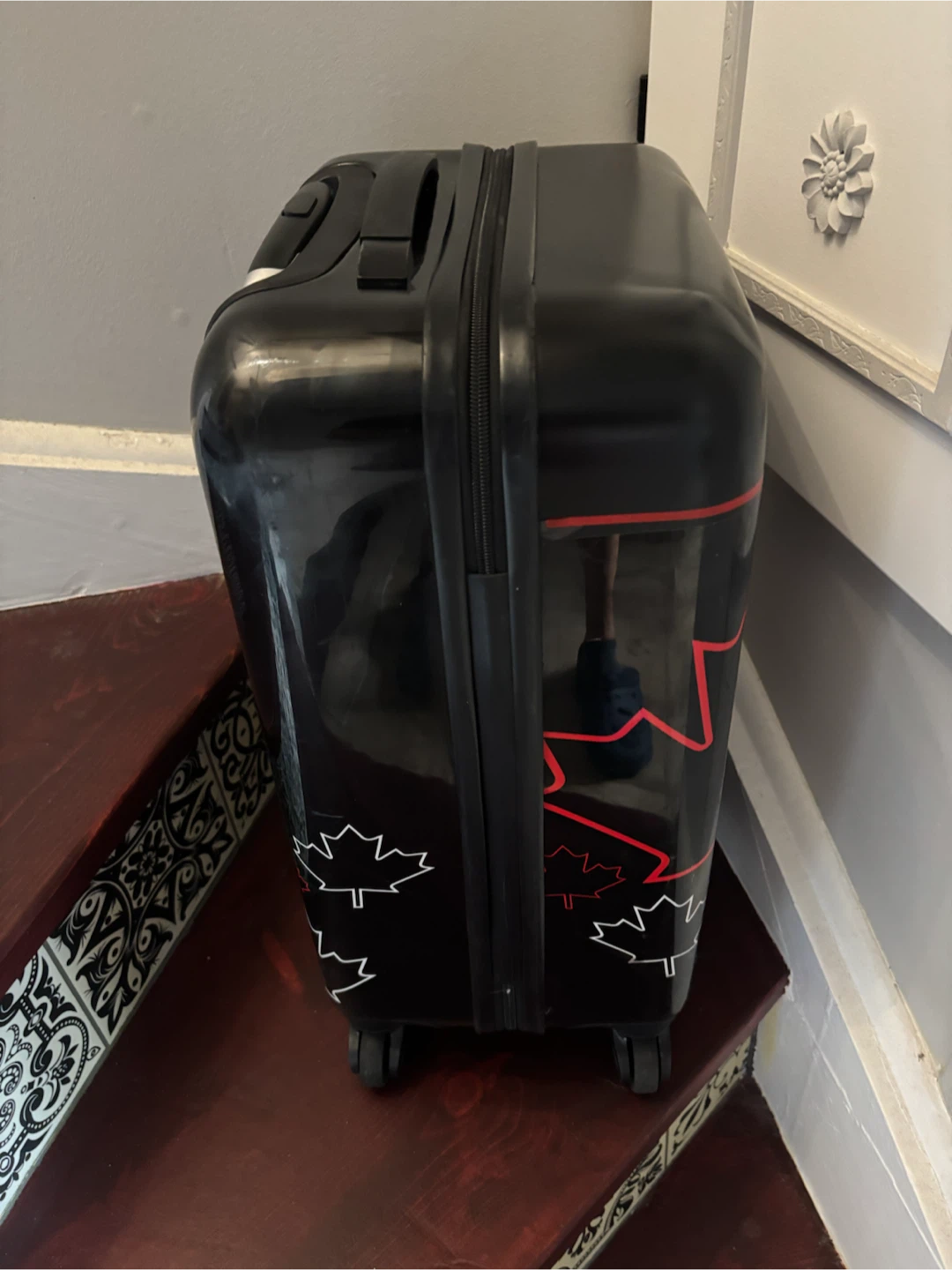 Black Carry-On Suitcase with Maple Leaf Design - photo 4