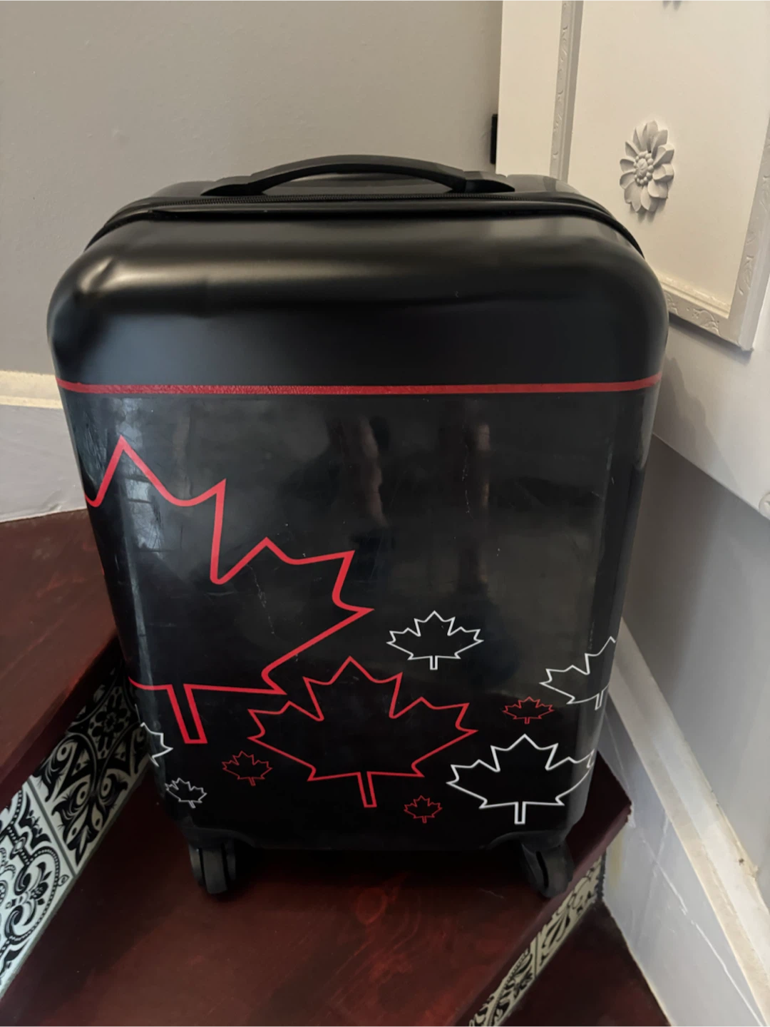 Black Carry-On Suitcase with Maple Leaf Design - photo 5