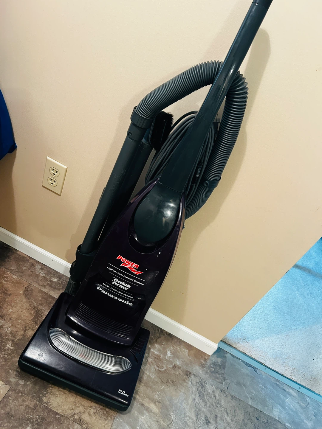Panasonic Powerful upright Vacuum Cleaner - photo 2