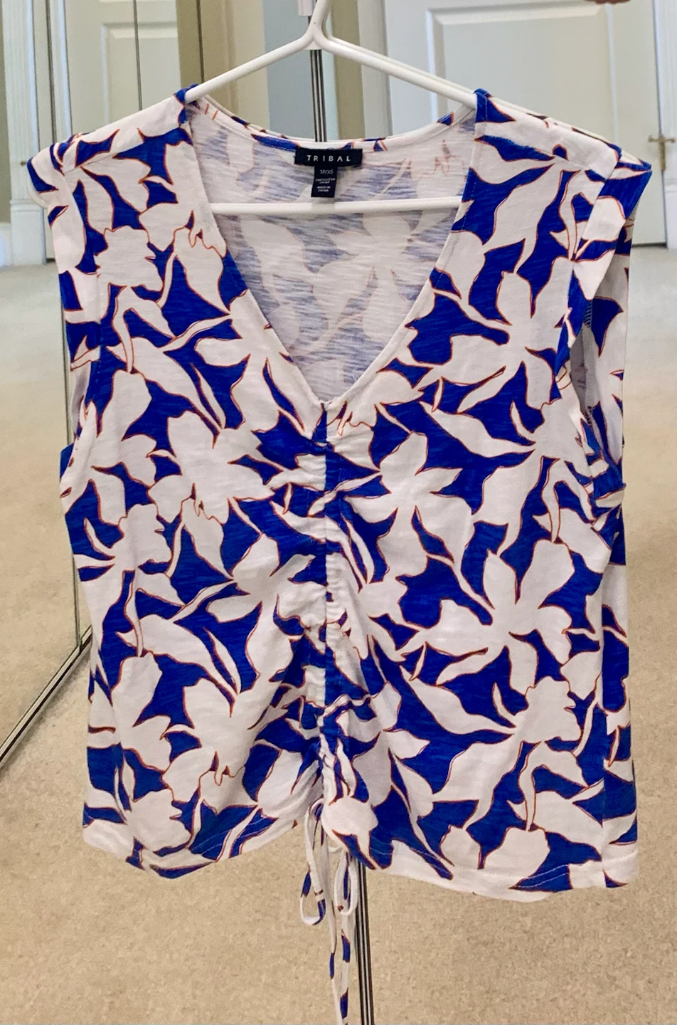 Tribal Blue & White Floral Ruched Tank Top TP/XS