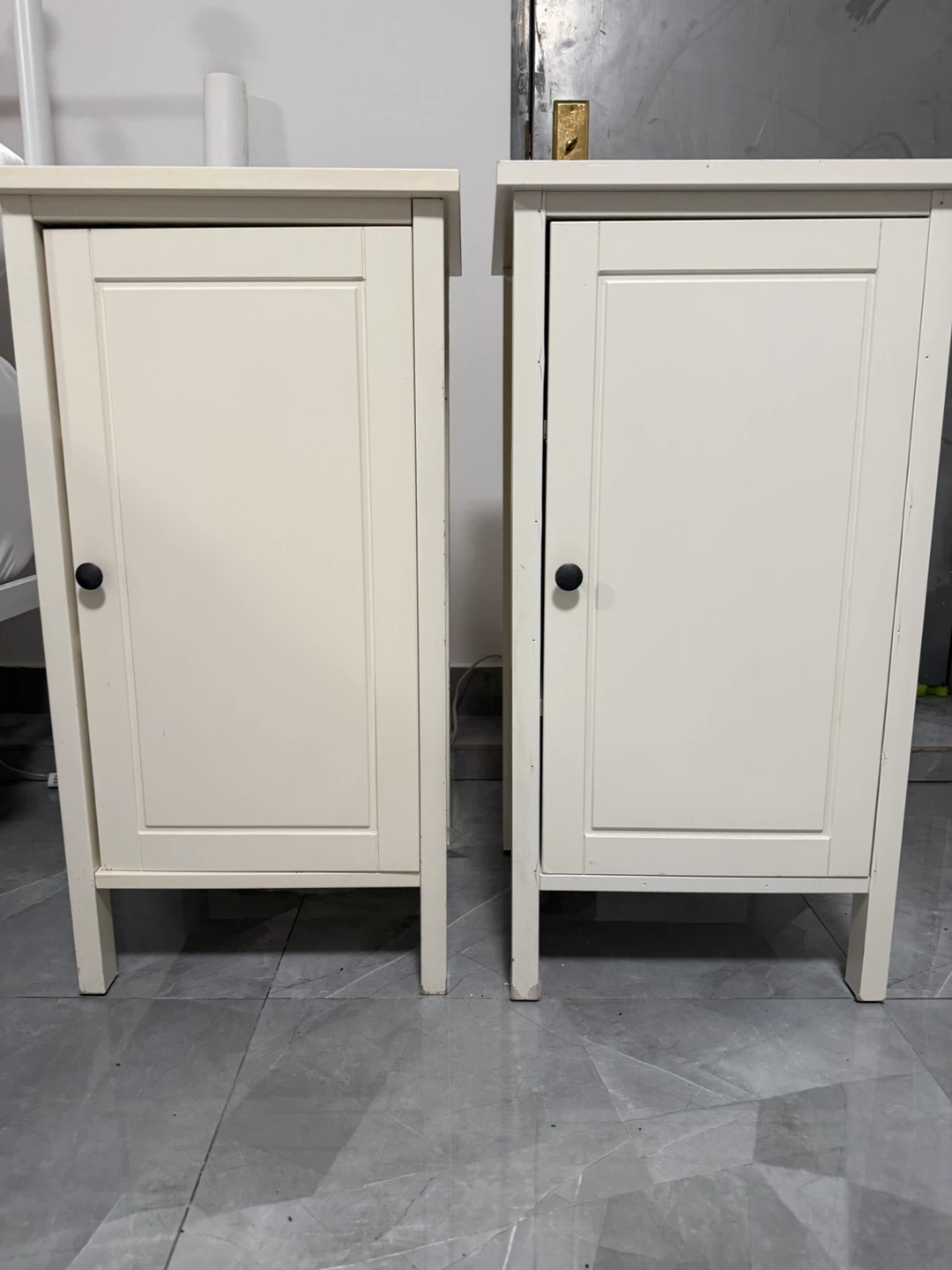 White night stands