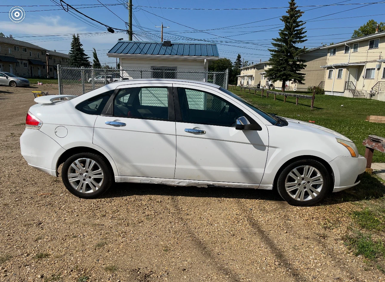 Car - photo 2