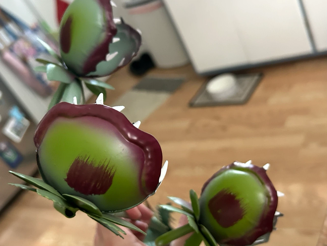 Painted Metal Venus Fly Trap Garden Decoration - photo 4