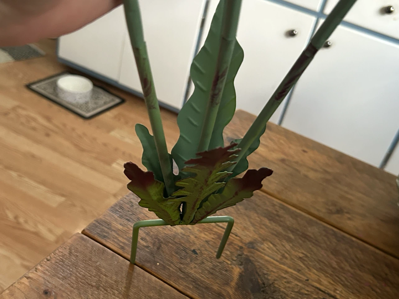 Painted Metal Venus Fly Trap Garden Decoration - photo 5