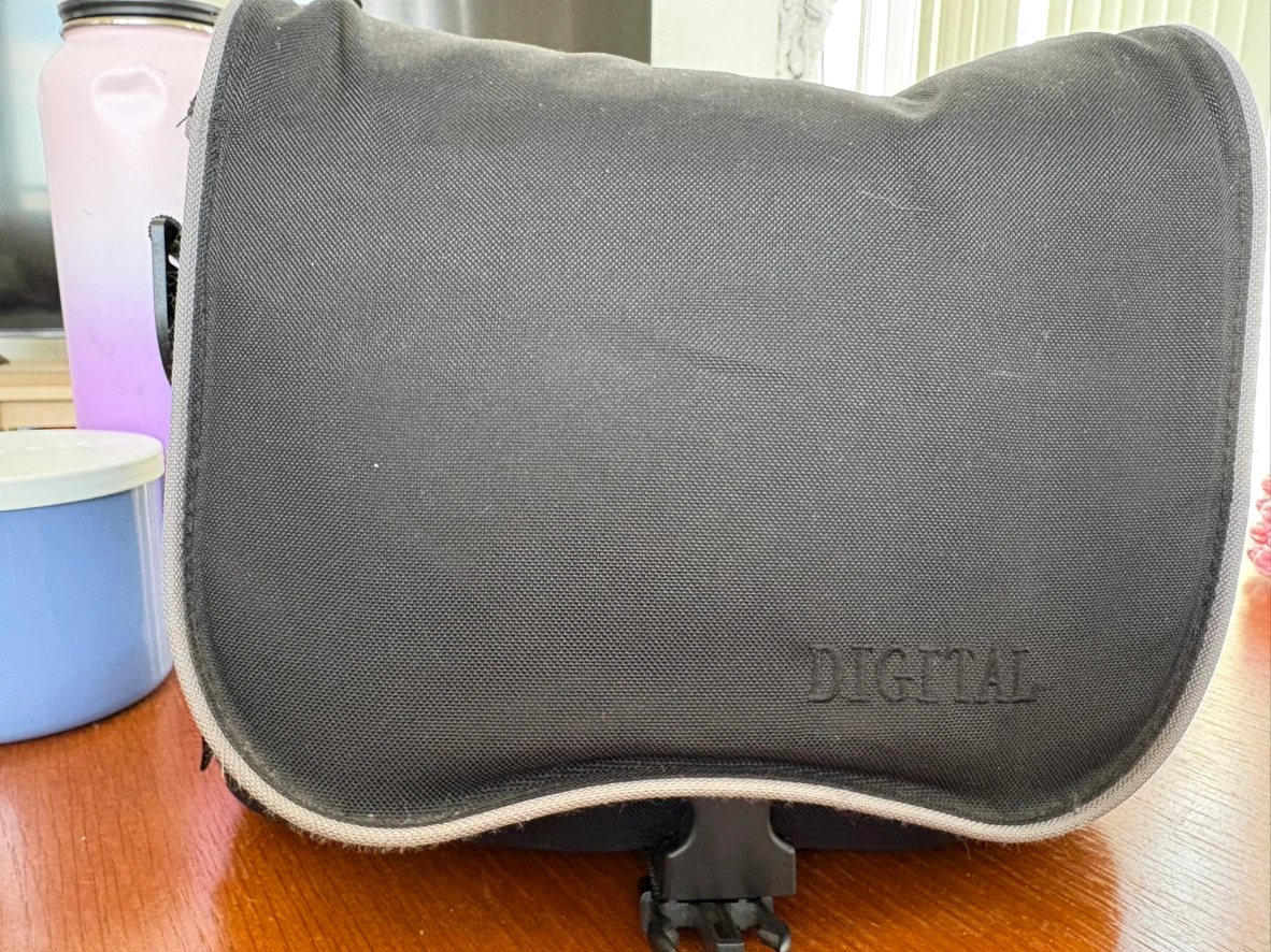Nikon D7000 DSLR + 35mm NIKKOR lens + 2x microSD cards and bag - photo 4