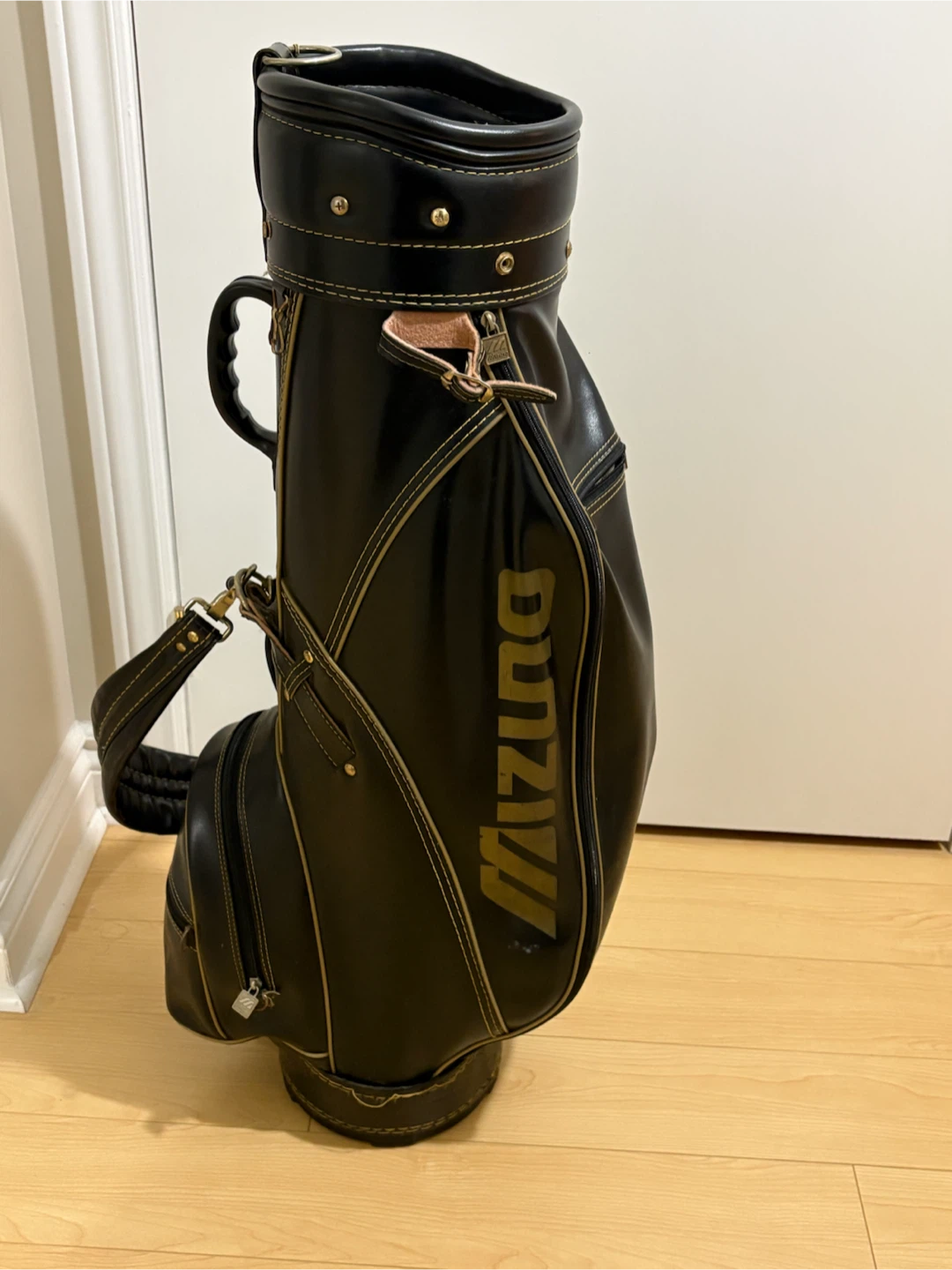 Mizuno Black Leather Golf Bag