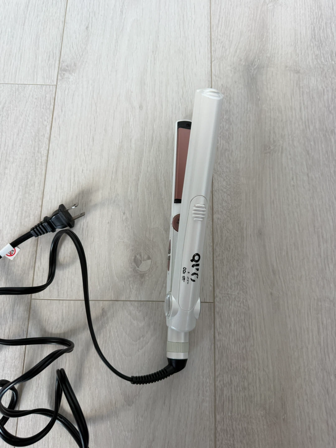 Quo Original Ceramic Hair Straightener