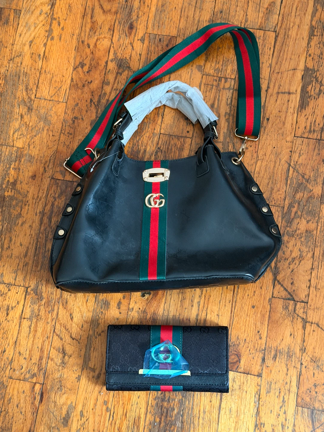 Gucci Black Shoulder Bag and Wallet Set