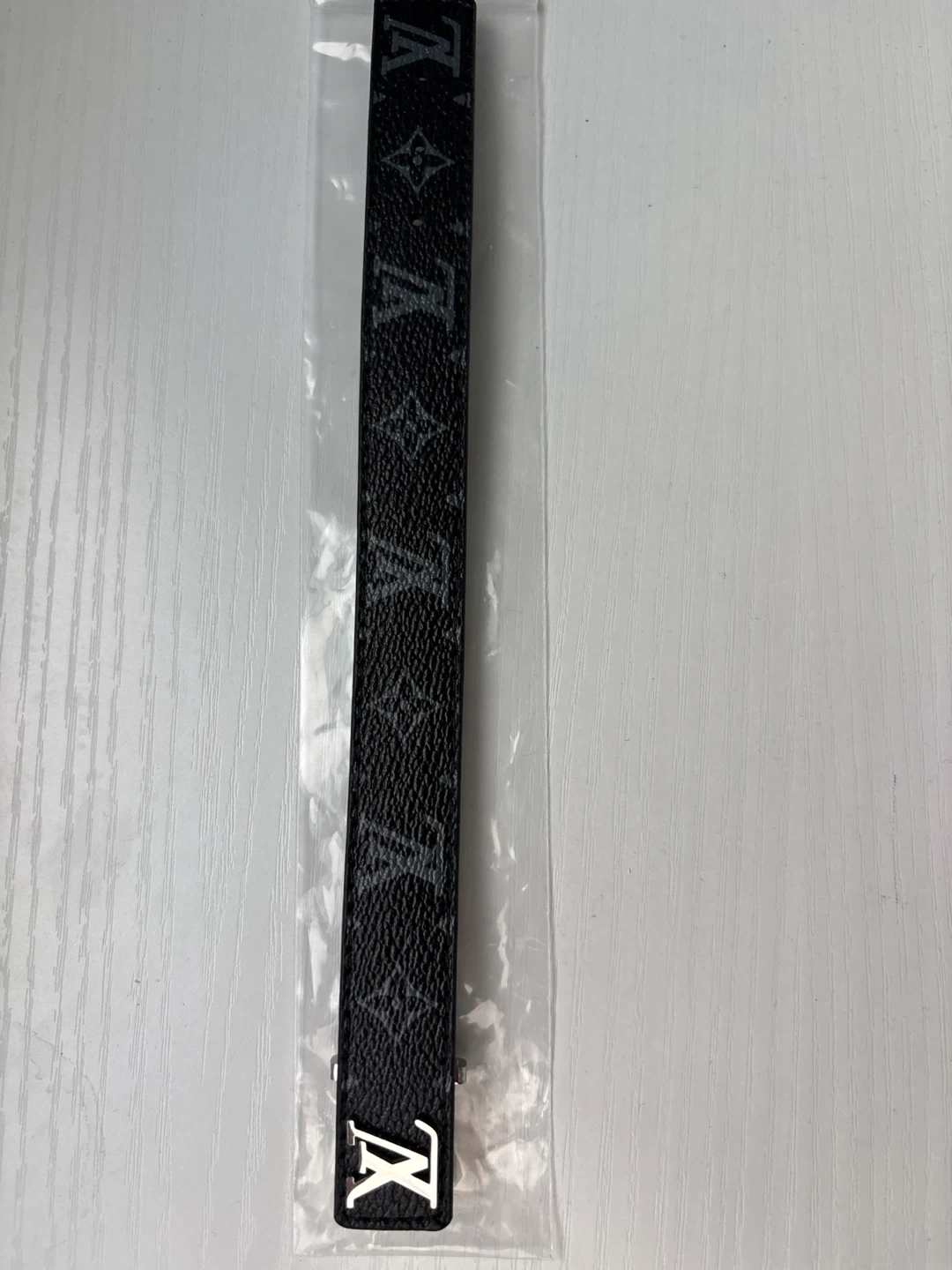 LV Band (black)