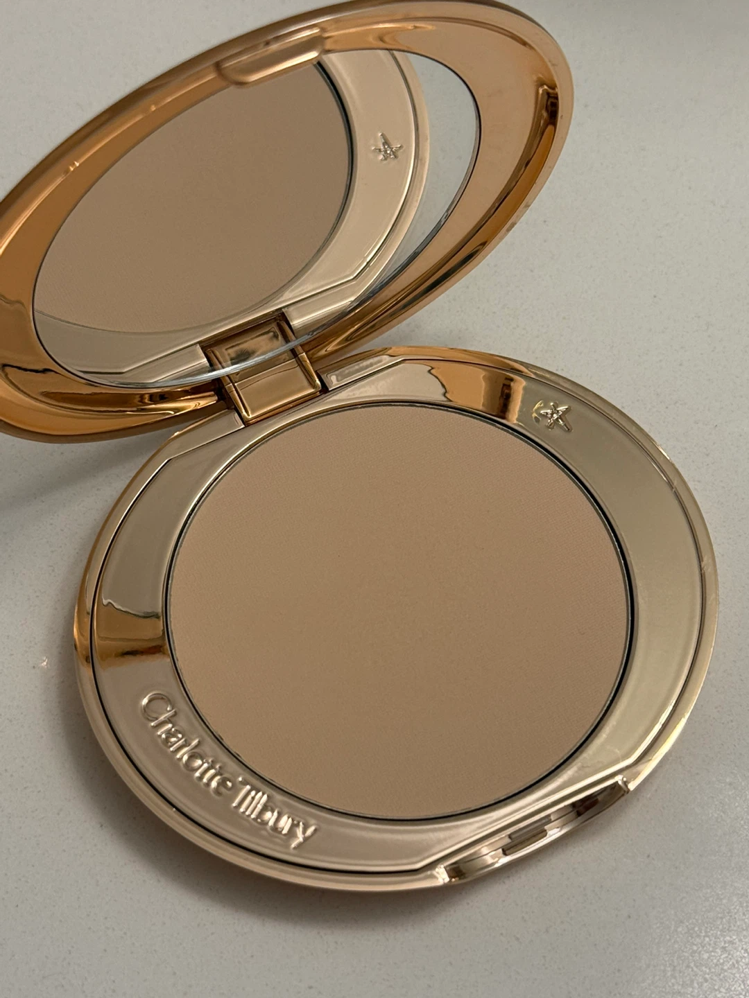 Charlotte Tilbury Airbrush Setting Powder - Fair/Clair - photo 3