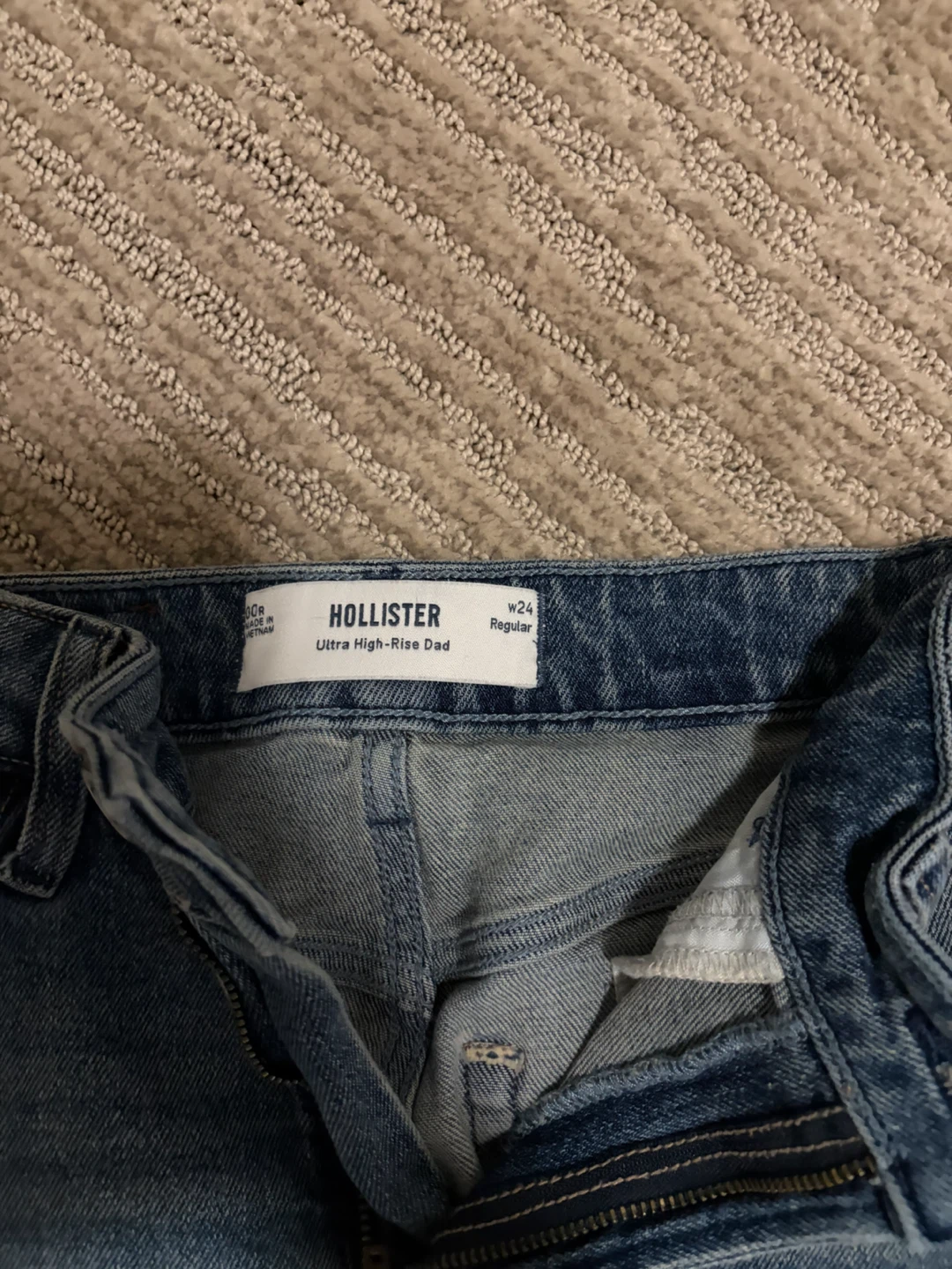 Hollister Ultra High-Rise Dad Jeans - photo 2