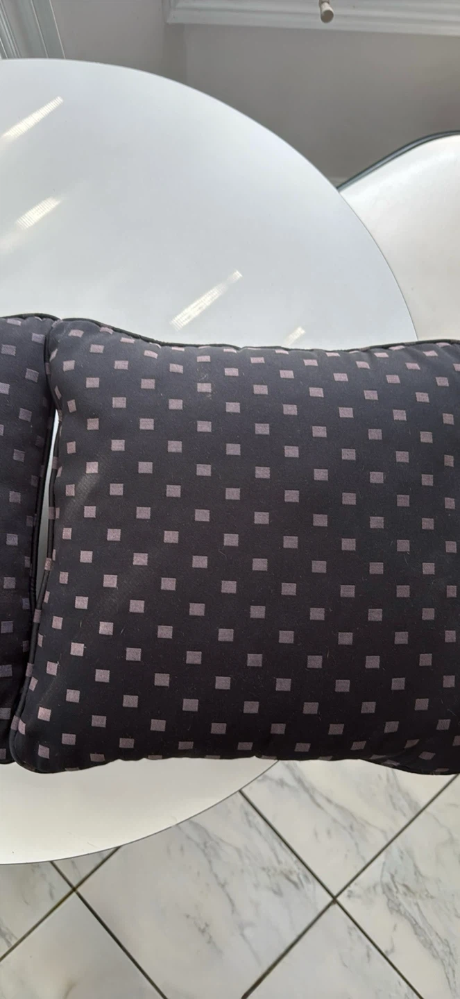Pair of Square Pattern Throw Pillows - photo 3