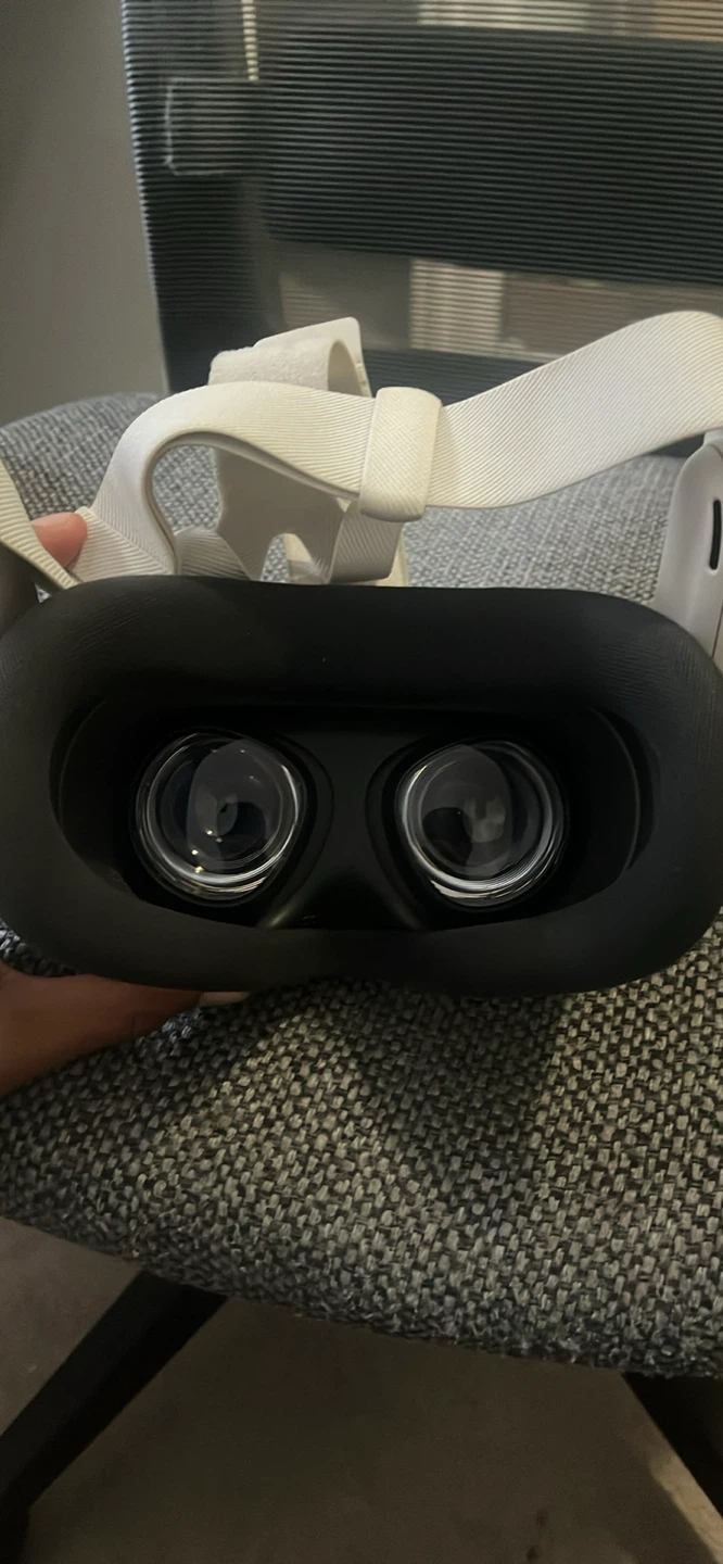 Meta Quest 3S 128 GB Virtual Reality Headset - photo 3