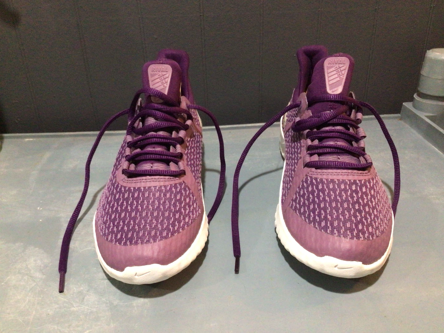 Gym shoes for women’s