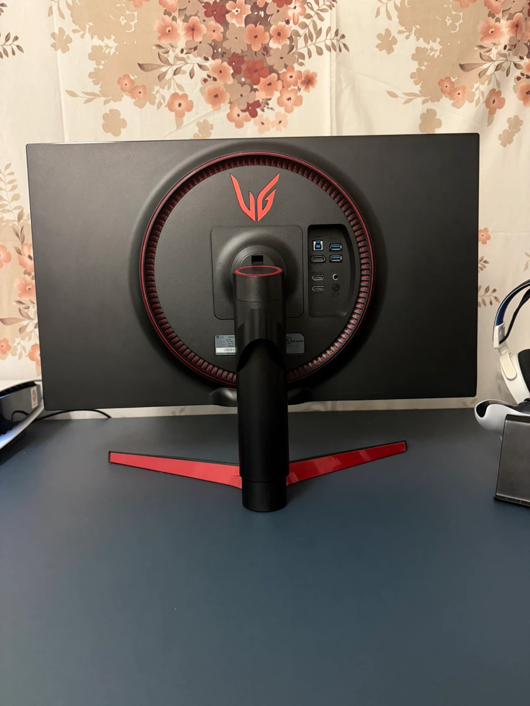 LG UltraGear 27" 1440p 144Hz Nano IPS Gaming Monitor (27GL850-B) - photo 2