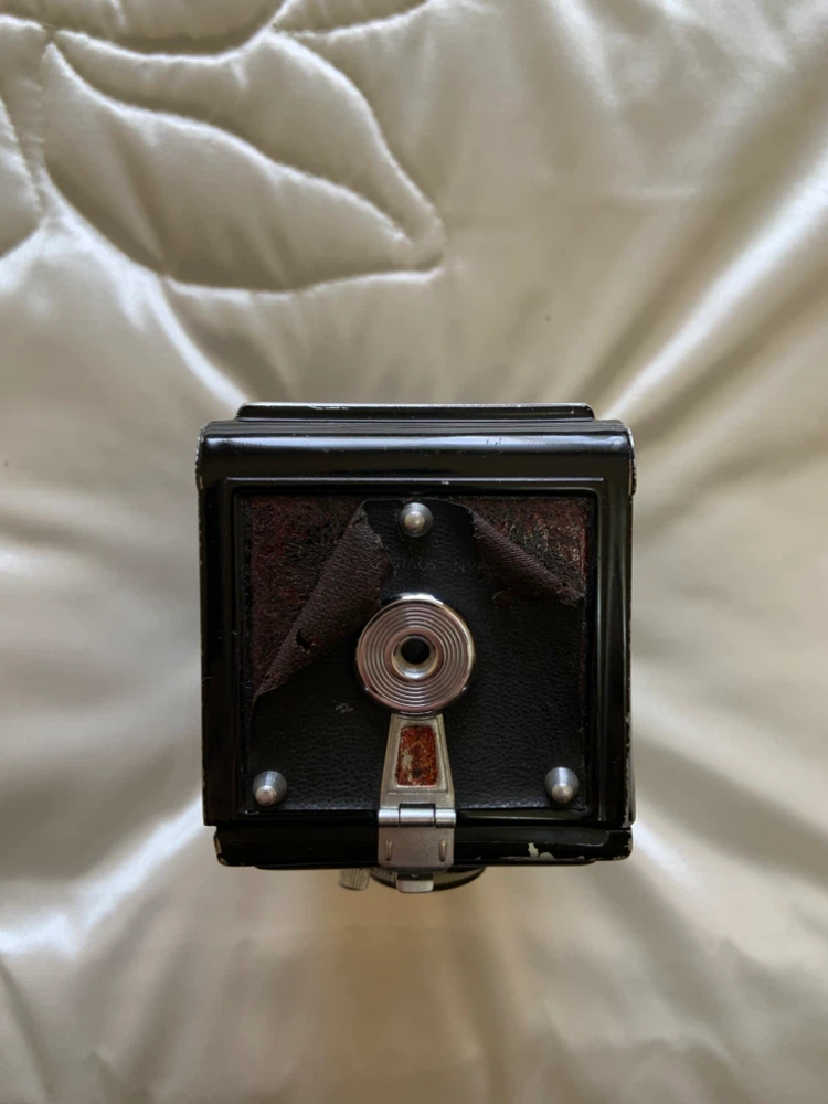 Vintage E. Ludwig Twin Lens Reflex Camera - photo 5