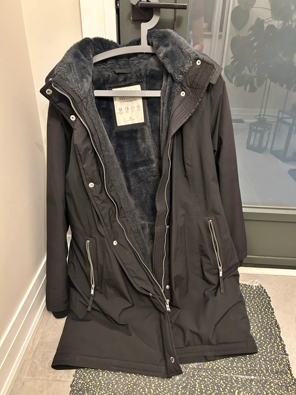Woman’s winter coat - photo 2