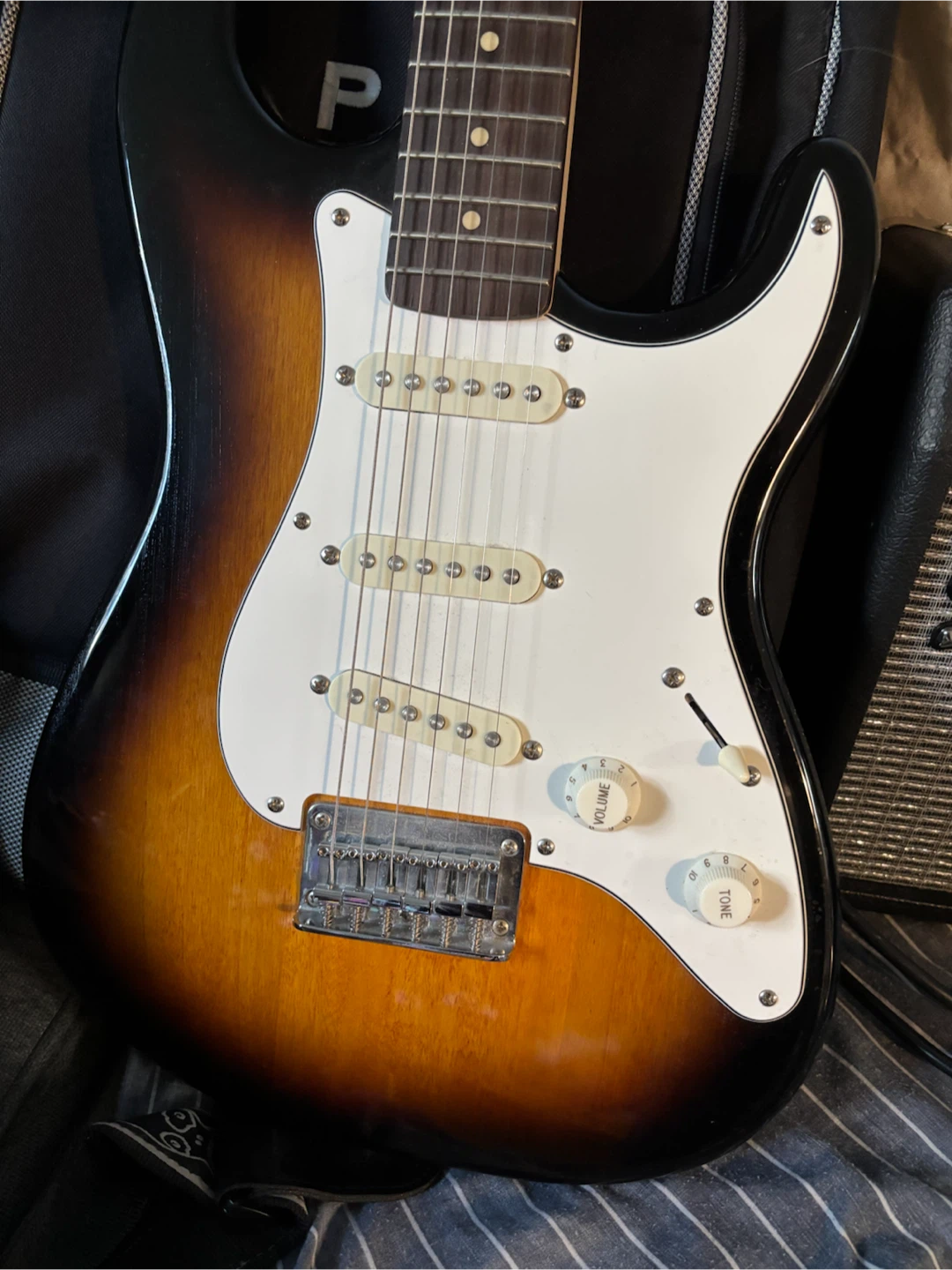 Squier Stratocaster Electric Guitar with Profile Amp and Gig Bag - photo 5