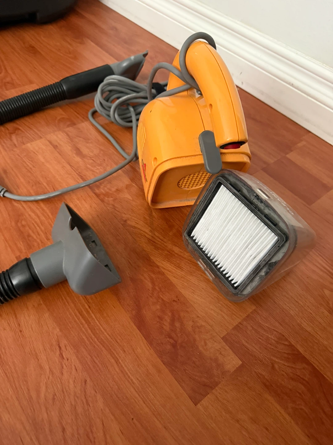 Bissell Cleanview Deluxe Handheld Vacuum - photo 3