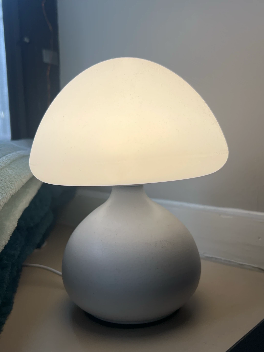 White Mushroom Table Lamp