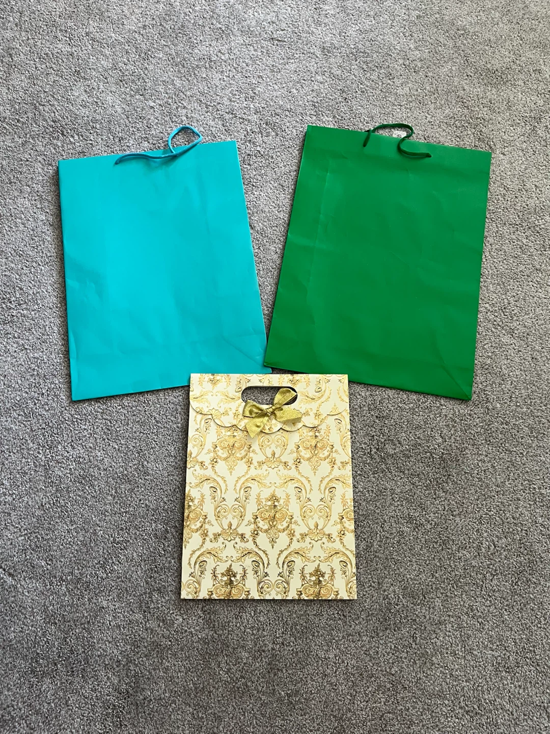 13 gift bags (everything for $5) - photo 2
