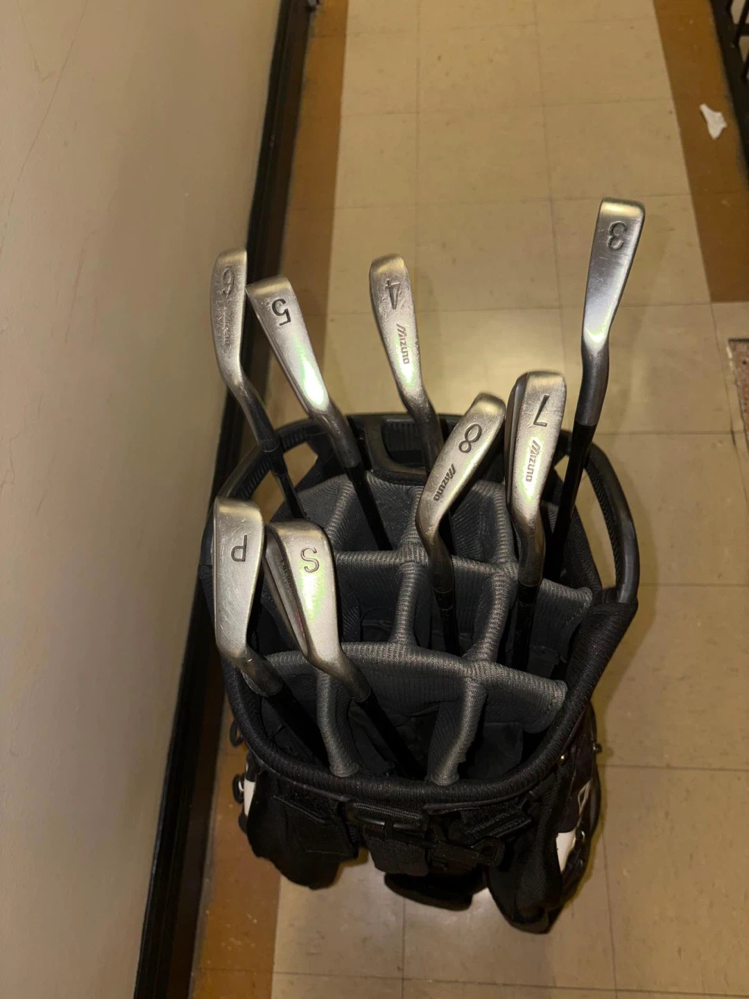 Mizuno Golf Irons Set with Callaway Golf Bag