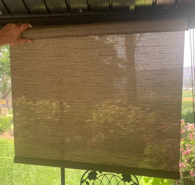 Light filtering Roller blind